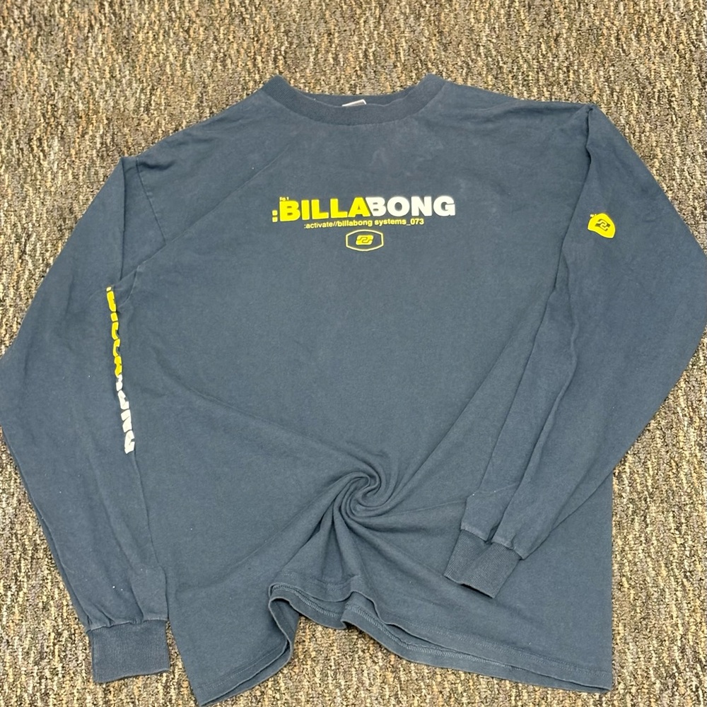 Vintage 00’s Triple Hit Navy Size L Long sleeve with yellow accent’s